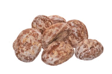 Beyaz arkaplanda izole edilmiş zencefilli ekmek