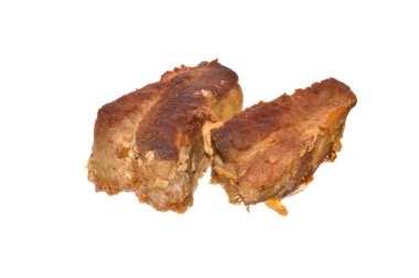 beyaz arka plan üzerinde izole kızarmış et