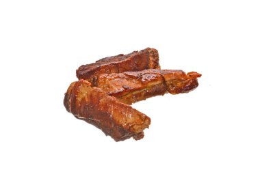 beyaz arka plan üzerinde izole kızarmış et