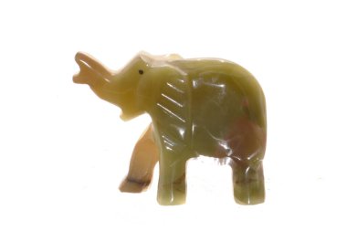 Beyaz arkaplanda fil figürü izole edildi