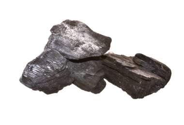 kömür beyaz arkaplanda izole edildi