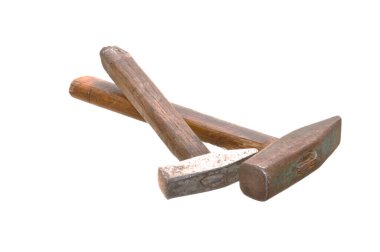Beyaz arkaplanda izole edilmiş eski çekiç