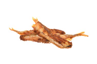 Beyaz arka planda izole edilmiş kızarmış balık