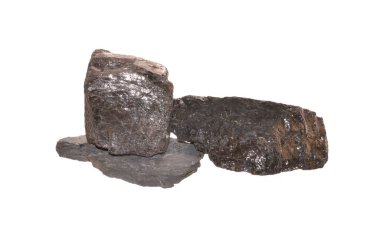 kömür beyaz arkaplanda izole edildi