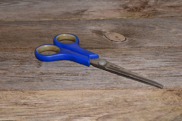 Scissors Isolated Wooden Background Close — Φωτογραφία Αρχείου