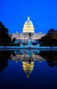 Capitol, gece