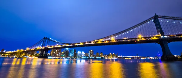 Geceleyin Brooklyn Köprüsü — Stok fotoğraf