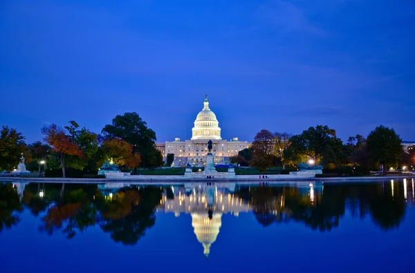 Capitol at night — Stock Photo, Image