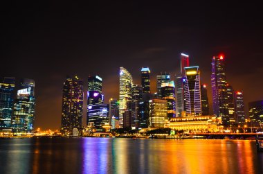 Singapur gökyüzü geceleri