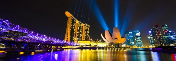 Отель Marina Bay Sands в Сингапуре — стоковое фото