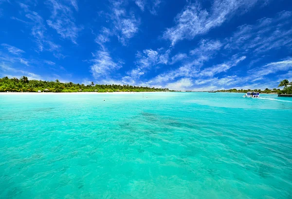 Amazing island and beach — Stock Photo, Image