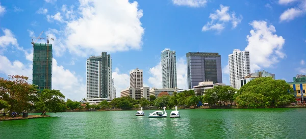 Colombo skyline en lake — Stockfoto