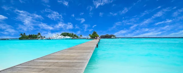 Caminho para a bela ilha — Fotografia de Stock