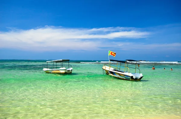 Barche con paesaggi marini incredibili — Foto Stock