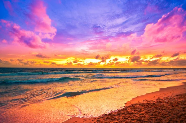 Sunset on beach — Stock Photo, Image