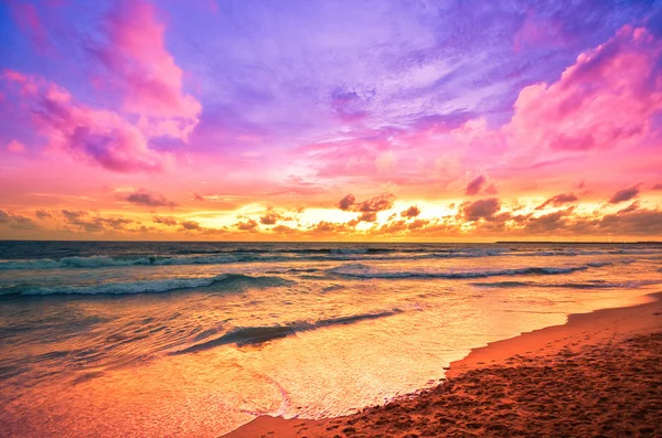 Sunset on beach — Stock Photo, Image