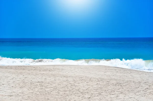 Playa y mar tropical — Foto de Stock