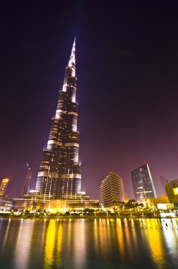 Dubai şehir merkezi ve Uluslararası Dubai Kongre ve Sergi Sarayı