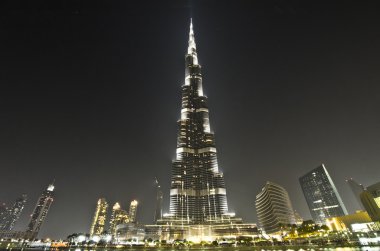 Dubai şehir merkezi ve Uluslararası Dubai Kongre ve Sergi Sarayı
