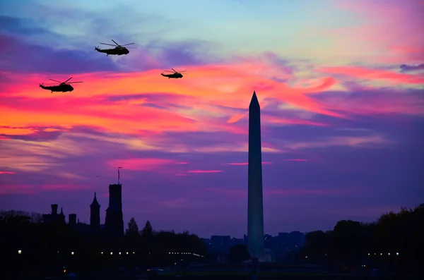 Tres naves aéreas en Washington DC por la noche —  Fotos de Stock