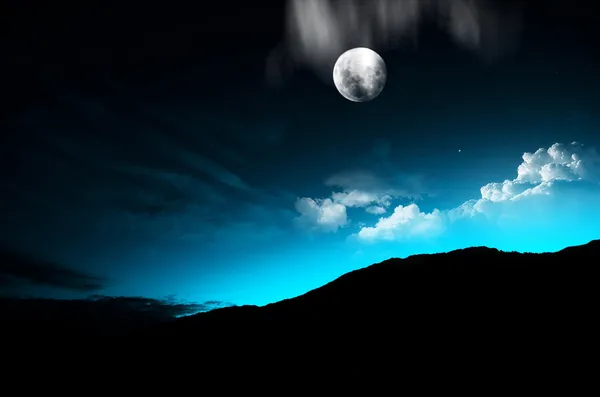 Moon over mountain — Stock Photo, Image