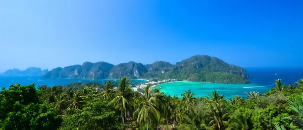 Phi phi isola nel mare andaman, Phuket, Krabi, Thailandia — Foto Stock