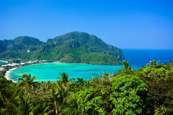 Ostrov Phi phi v Andamanském moři, phuket, krabi, Thajsko — Stock fotografie