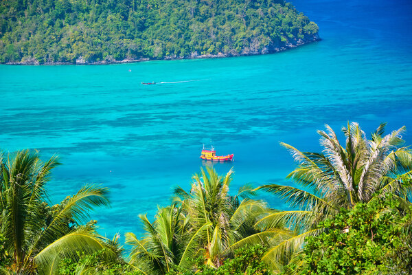 Остров Пхи Пхи в Андаманском море, Пхукет, Таиланд
