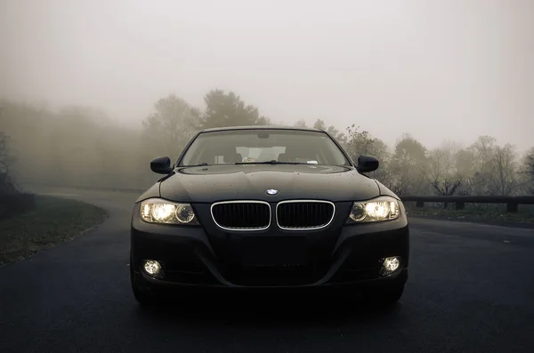 VIRGINIA, EE.UU. - 20 de octubre de 2012: Foto de BMW Serie 3 en skyline drive en Virginia, EE.UU. . — Foto de Stock