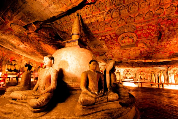 Buddha-Statuen in Dambulla-Höhlentempel — Stockfoto