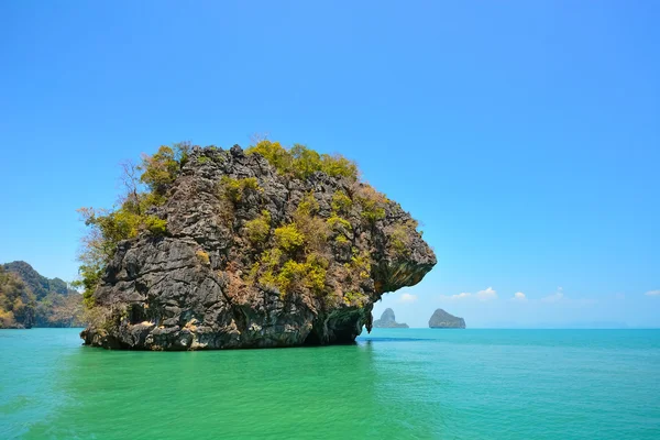 Belle île dans l'océan — Photo