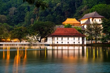 Diş, Kandy Tapınağı