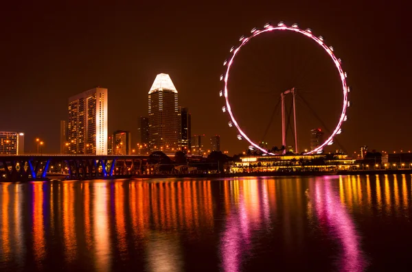 Singapore Flyer di malam hari — Stok Foto