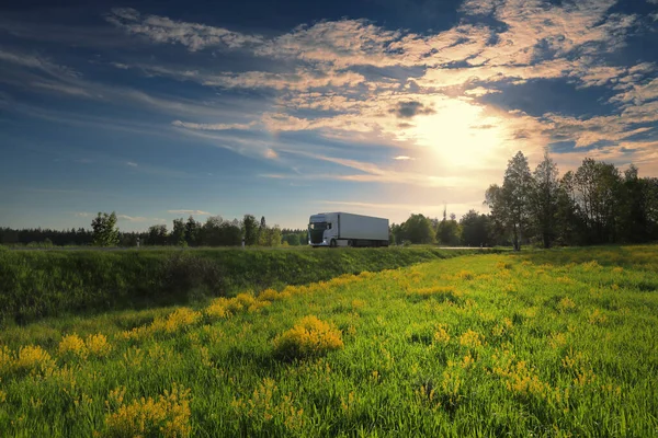 Landscape Moving Truck Sunset — Stock Photo, Image