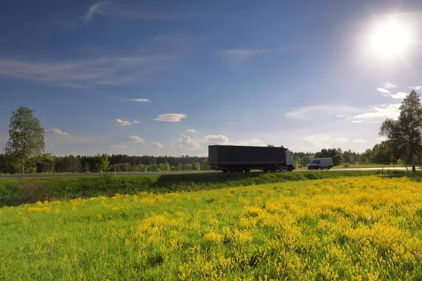 Landscape Moving Truck — Stock Photo, Image