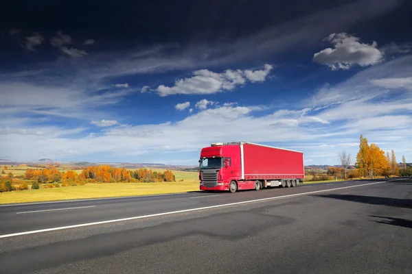 Paisaje Con Camión Movimiento Carretera — Foto de Stock