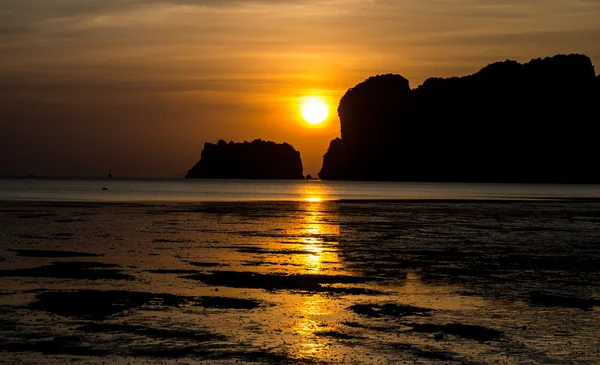 siluet ve gün batımı