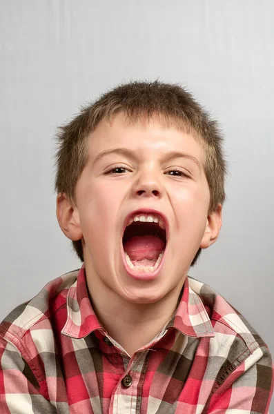 Niño haciendo caras feas 16 —  Fotos de Stock