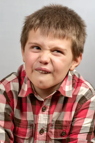 7 çirkin yapma çocuk yüzleri — Stok fotoğraf