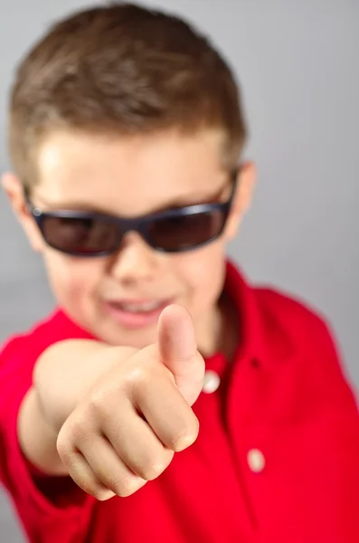 Niño pidiendo permiso —  Fotos de Stock