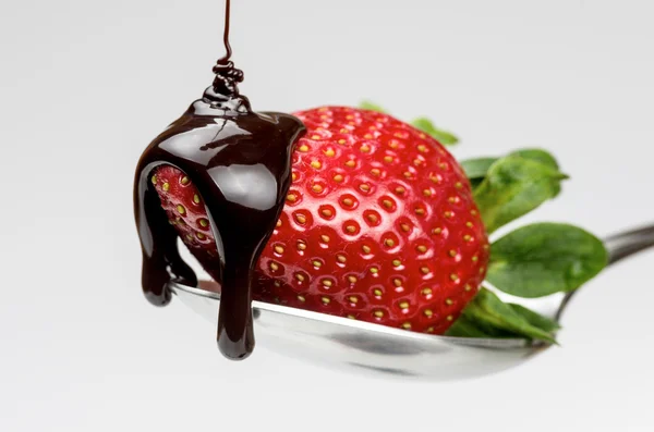 Aardbeien met chocolade 2 — Stockfoto