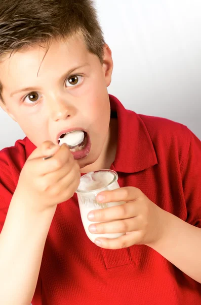 Das Kind von Joghurt 18 — Stockfoto