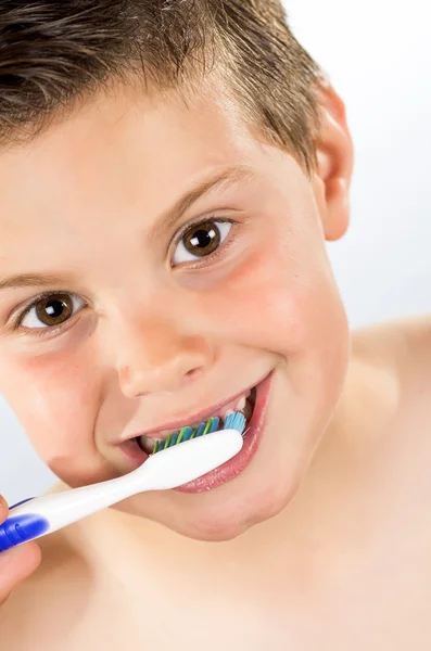 Child washing his teeth — Stock Photo, Image