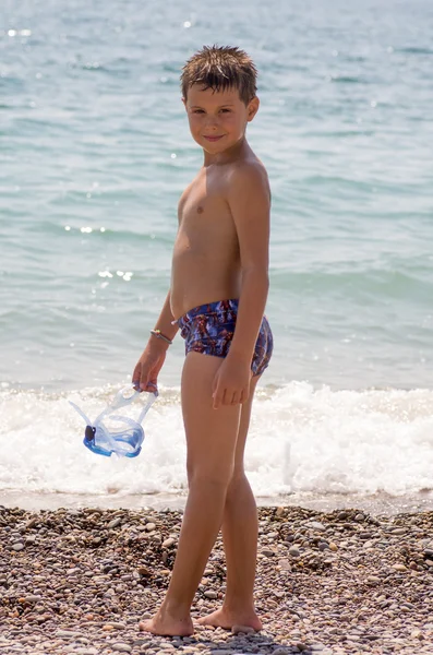 Bambino si diverte sulla spiaggia 7 — Foto Stock