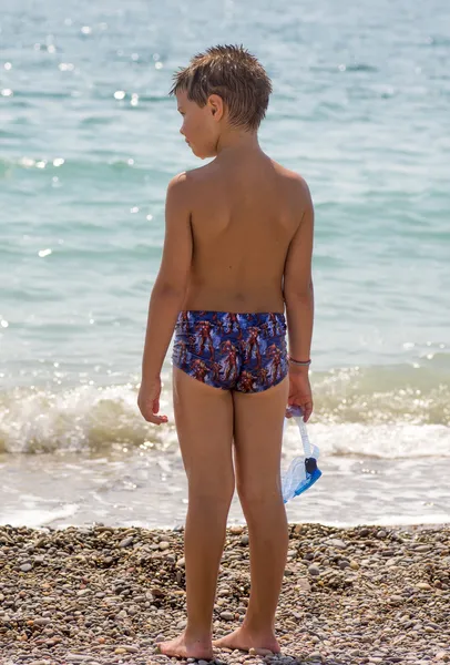 Ребенок веселится на пляже 8 — стоковое фото