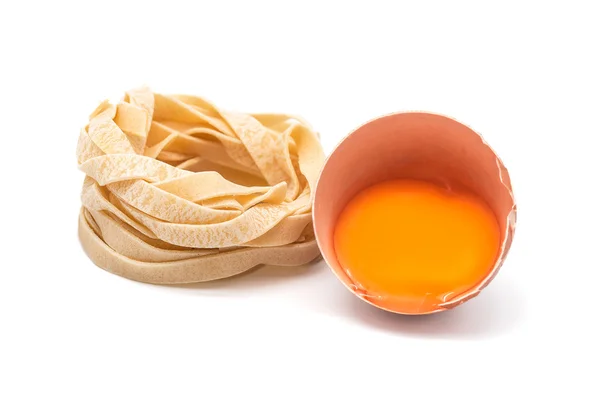 Italské těstoviny hnízda vejce 28 — Stock fotografie