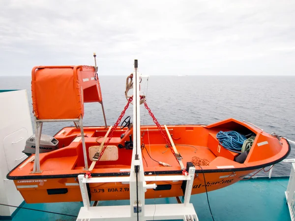 Small life boat — Stock Photo, Image