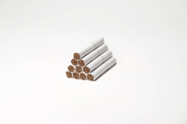 Dumansız sigara içilen sistemler için tütün çubukları. Tütün Isıtma Sistemi. Elektronik Sigara Teknolojisi, alternatif sigara. Tütün IQOS sistemi.