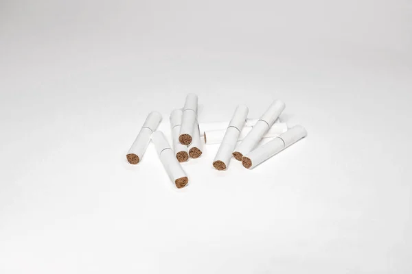 煙のない喫煙システムのためのタバコの棒 タバコ暖房システム 電子タバコ技術 代替喫煙 タバコIqosシステム — ストック写真