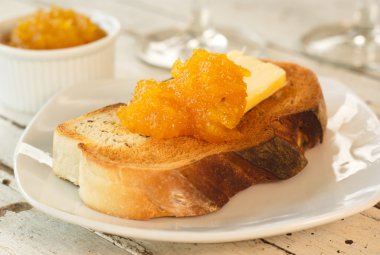 ananas reçeli ile kalın tost